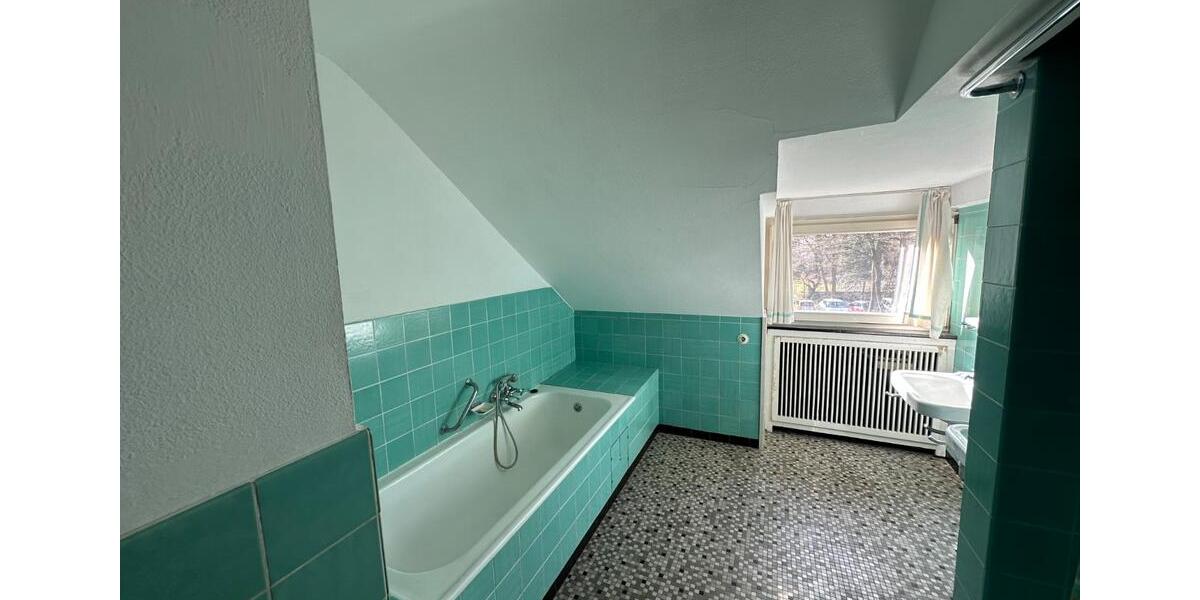 Etagenwohnung Köln Mülheim - 3 Zimmer, 100 m&sup2;, 1.100&euro; | Angebot:25590253