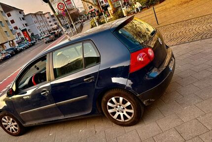 VW Golf 205.000 km 2.500 &euro; Köln 51065