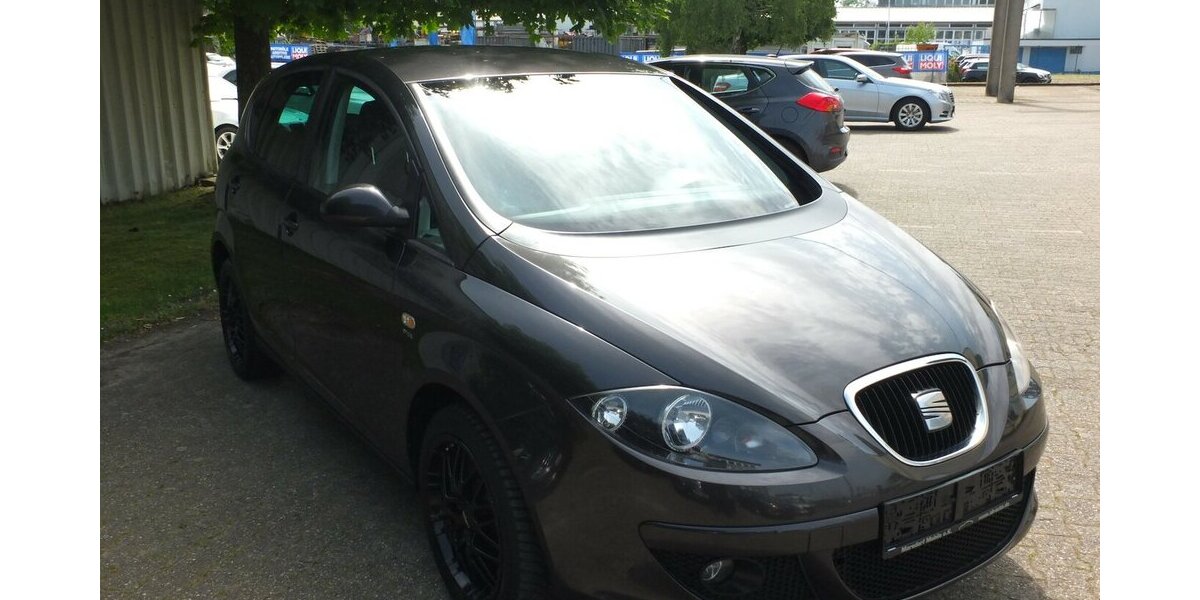 Seat Altea STYLE NAVI AHK KLIMAAUT PARKPILOT neuer Zahn 165.222 km 4.908 &euro; Köln 50858