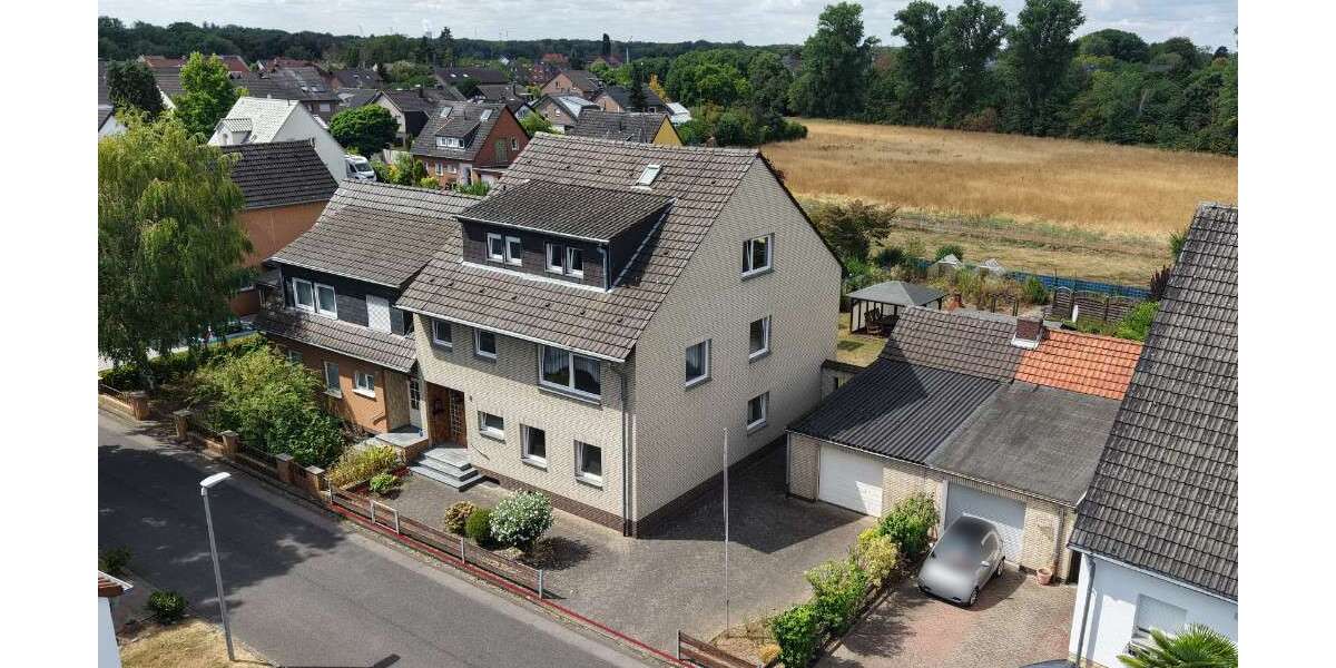 Einfamilienhaus Dormagen Hackenbroich - 7 Zimmer, 222 m&sup2;, 520.000&euro; | Angebot:27259375