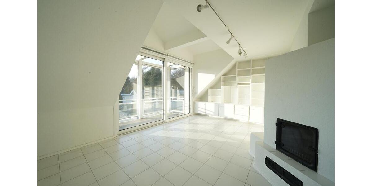 Dachgeschoßwohnung Köln Kalk - 3 Zimmer, 90 m&sup2;, 1.200&euro; | Angebot:25310069