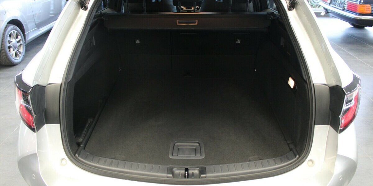 Toyota Corolla 2.0 Touring Sports Hybrid Team Deutschland 77.720 km 22.980 &euro; Euskirchen 53881