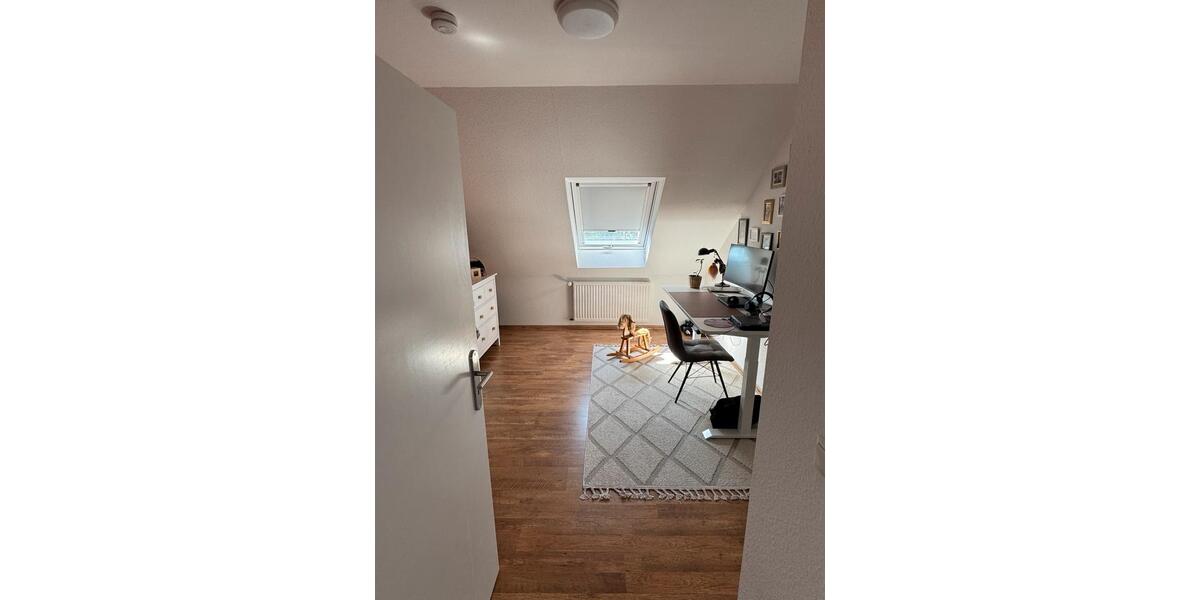Dachgeschoßwohnung Düren Mariaweiler-Hoven - 3 Zimmer, 71 m&sup2;, 220.000&euro; | Angebot:26775343