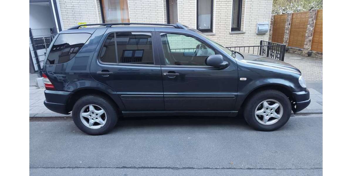 Mercedes-Benz ML 320 214.000 km 9.000 &euro; Köln, Stadt 50859