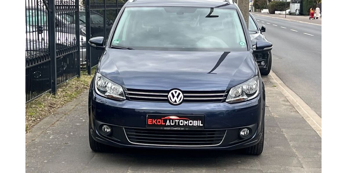 VW Touran 220.500 km 7.395 &euro; Köln 50997