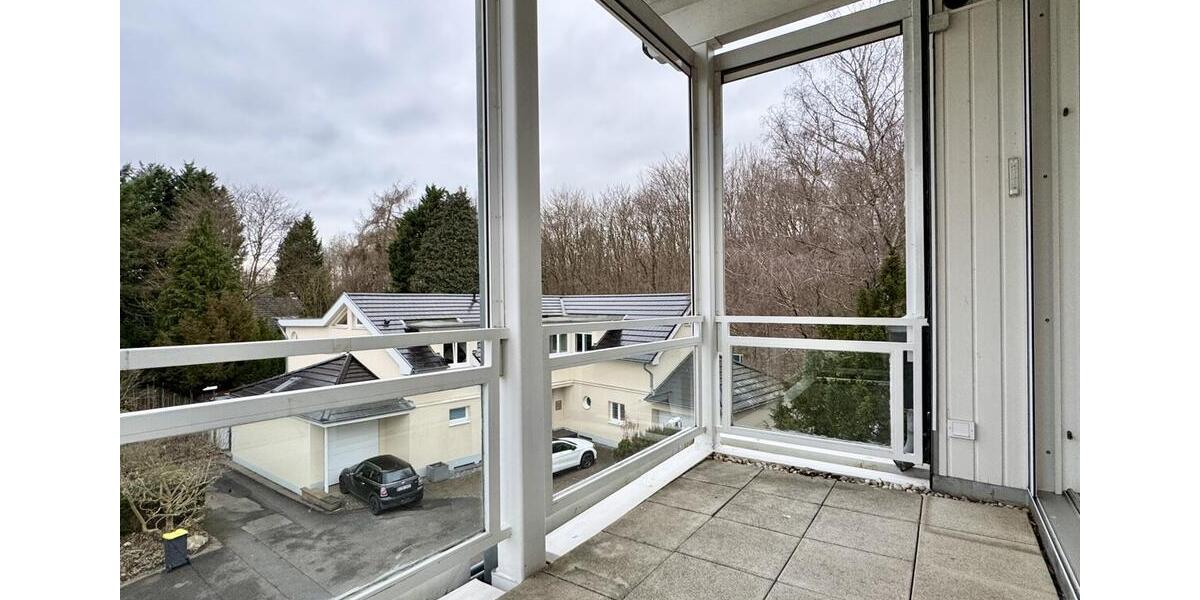 Dachgeschoßwohnung Köln Kalk - 3 Zimmer, 90 m&sup2;, 1.200&euro; | Angebot:25310069