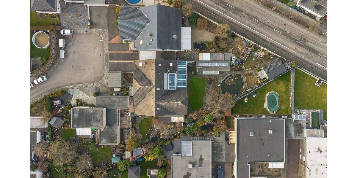 Einfamilienhaus Bedburg Kaster - 8 Zimmer, 341 m&sup2;, 699.000&euro; | Angebot:25738509