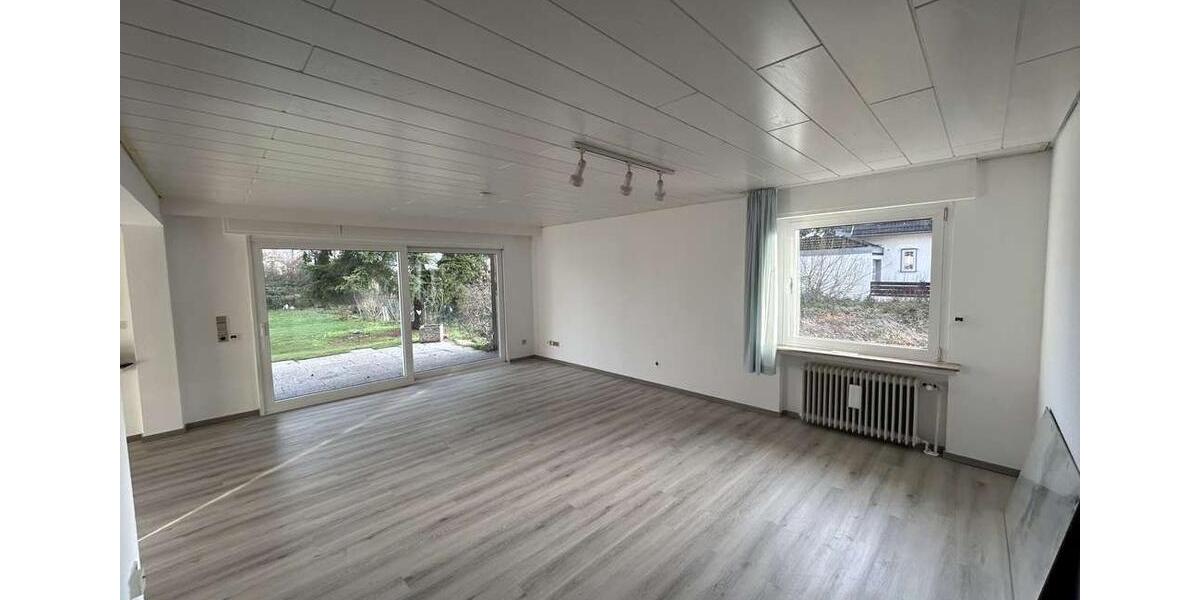 Erdgeschoßwohnung Niederkassel - 2 Zimmer, 100 m&sup2;, 1.600&euro; | Angebot:26120924