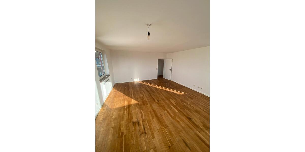 Etagenwohnung Köln Mülheim - 3 Zimmer, 92 m&sup2;, 1.350&euro; | Angebot:25925590