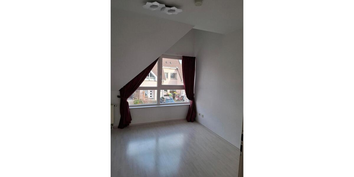 Doppelhaushälfte Niederkassel - 3 Zimmer, 137 m&sup2;, 2.200&euro; | Angebot:25146145