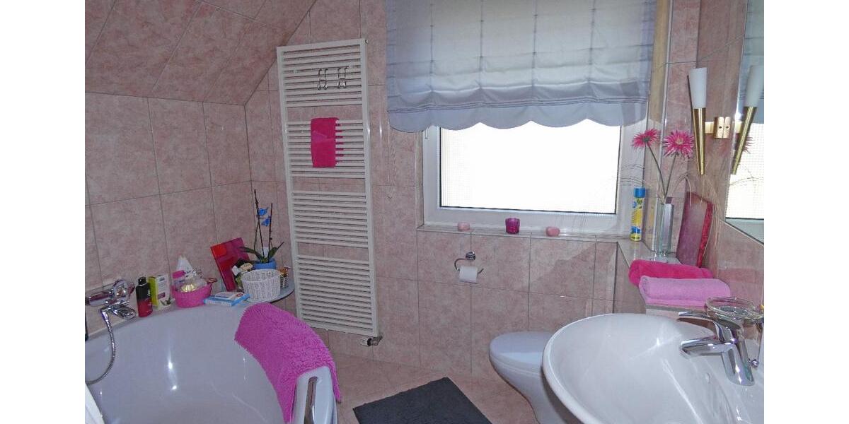 Etagenwohnung Leverkusen - 3 Zimmer, 111 m&sup2;, 980&euro; | Angebot:24353620