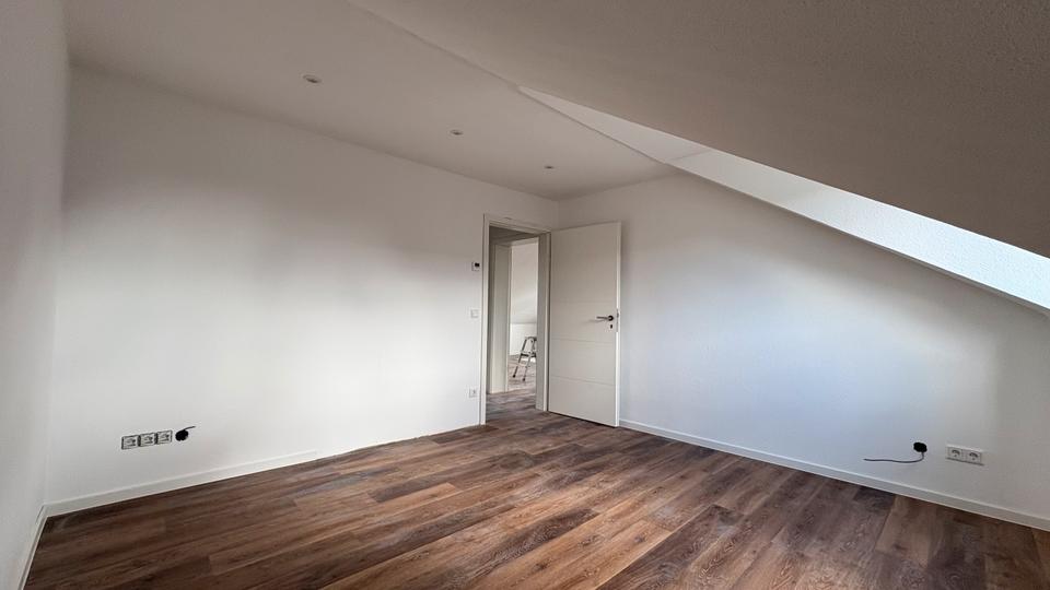 Dachgeschoßwohnung Bergheim Ahe - 3 Zimmer, 1.240&euro; | Angebot:25858683