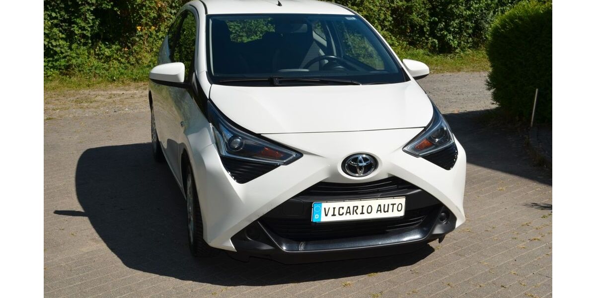 Toyota Aygo (X) 99.879 km 9.000 &euro; KÖLN 51109
