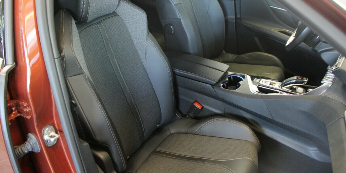 Peugeot 3008 1.5 GT Line 73.030 km 16.980 &euro; Euskirchen 53881