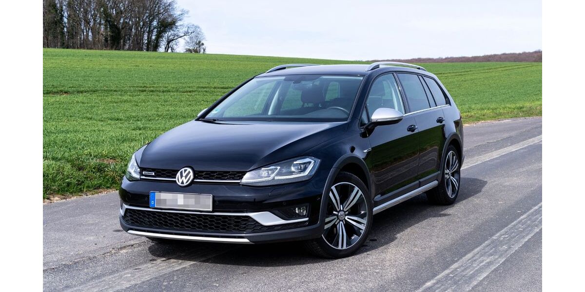 VW Golf 144.000 km 18.300 &euro; Swisttal 53913