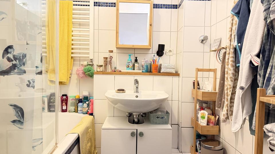 Etagenwohnung Köln Mülheim - 3 Zimmer, 102 m&sup2;, 1.300&euro; | Angebot:25853464