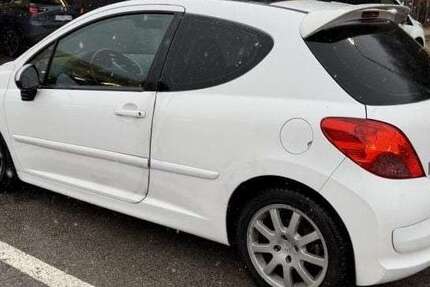 Peugeot 207 125.000 km 2.350 &euro; Marienburg (Köln) 50968
