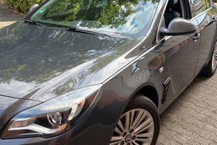 Opel Insignia 180.000 km 8.200 &euro; Köln 50667