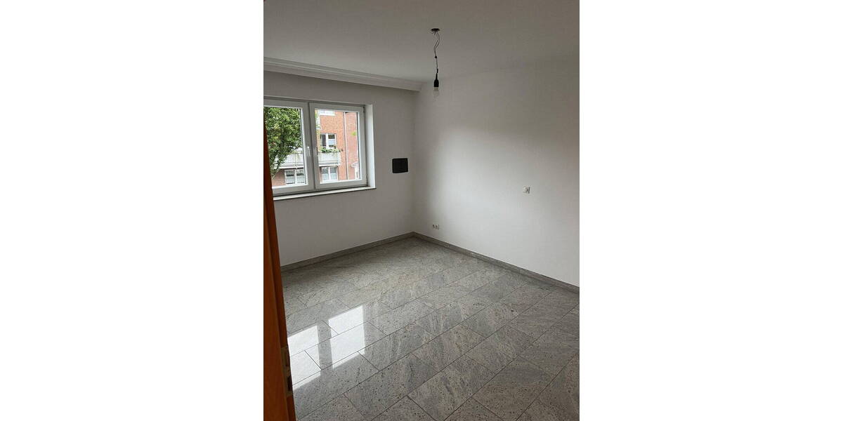 Etagenwohnung Köln Volkhoven/Weiler - 3 Zimmer, 83 m&sup2;, 1.350&euro; | Angebot:25969777