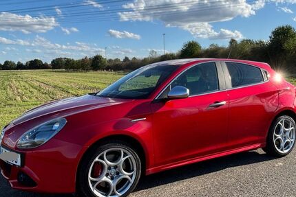 Alfa Romeo Giulietta 141.000 km 7.900 &euro; Köln 50935