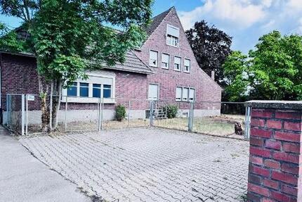 Haus Jülich - 10 Zimmer, 280 m&sup2;, 3.000&euro; | Angebot:25456904