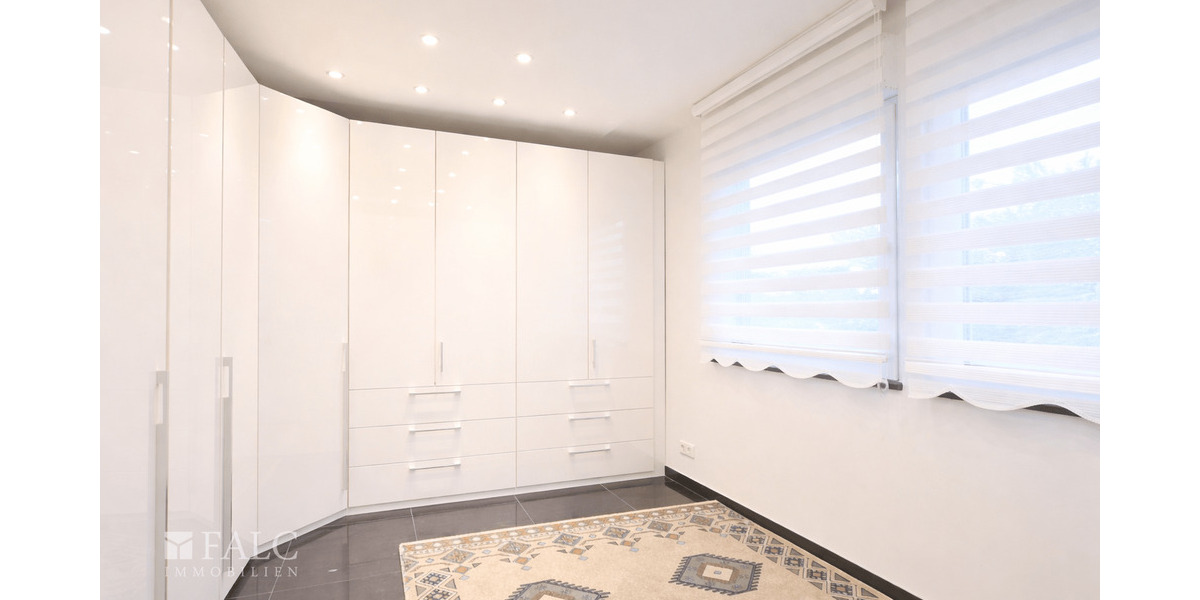 Einfamilienhaus Köln Esch/Auweiler - 8 Zimmer, 288 m&sup2;, 1.099.000&euro; | Angebot:25696534