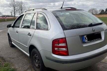 Skoda Fabia 127.500 km 1.599 &euro; Köln 51143