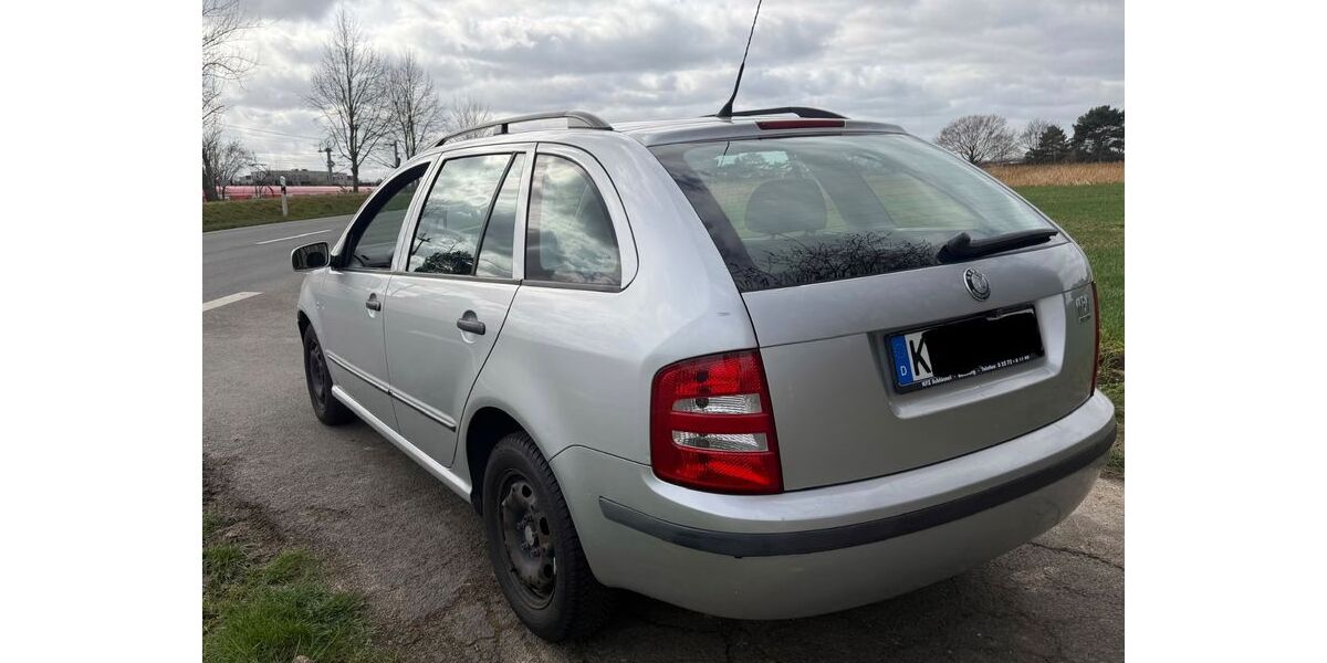 Skoda Fabia 127.500 km 1.599 &euro; Köln 51143