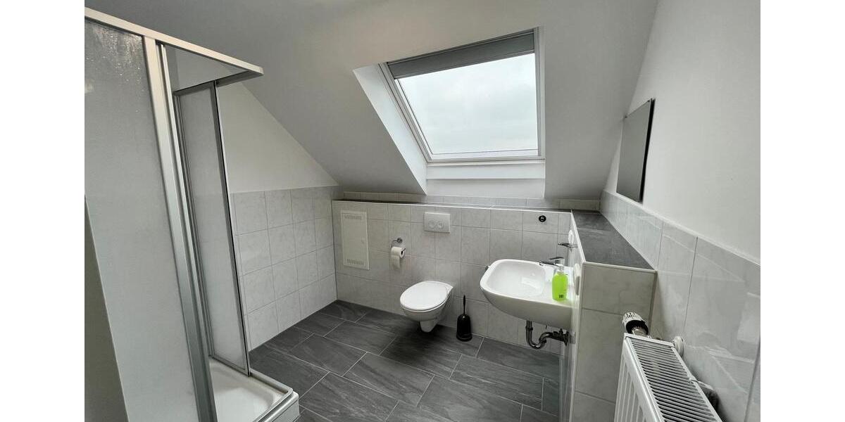 Dachgeschoßwohnung Niederkassel - 2 Zimmer, 50 m&sup2;, 169.000&euro; | Angebot:25382910