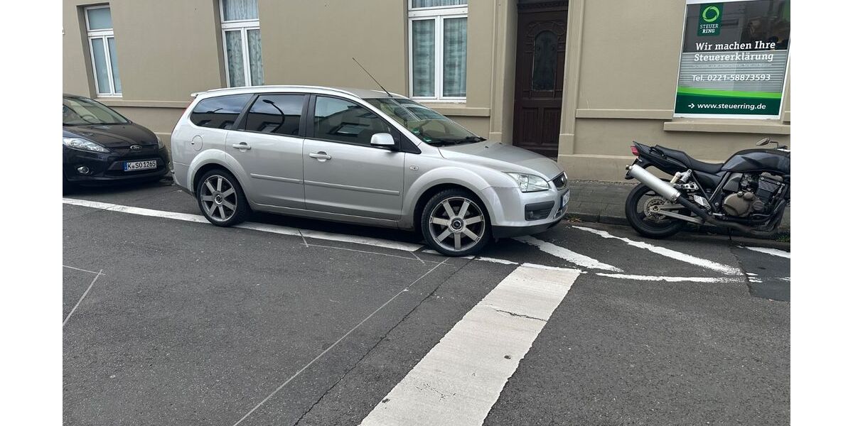 Ford Focus 263.000 km 1.890 &euro; Köln 51069