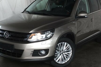 VW Tiguan WM26:CUP SPORT NAVI PARKPILOT TEMPOMAT 87.859 km 10.908 &euro; Köln 50858