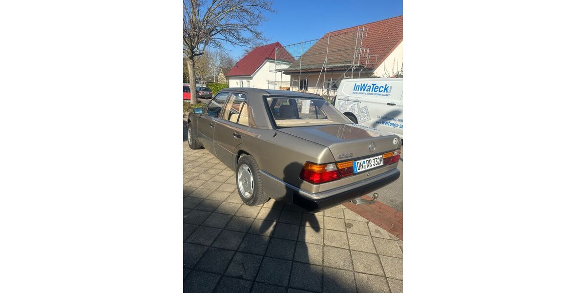 Mercedes-Benz 250 208.335 km 9.900 &euro; Düren 52355