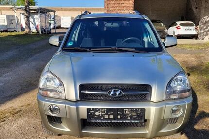 Hyundai TUCSON 148.000 km 3.500 &euro; Köln 51069