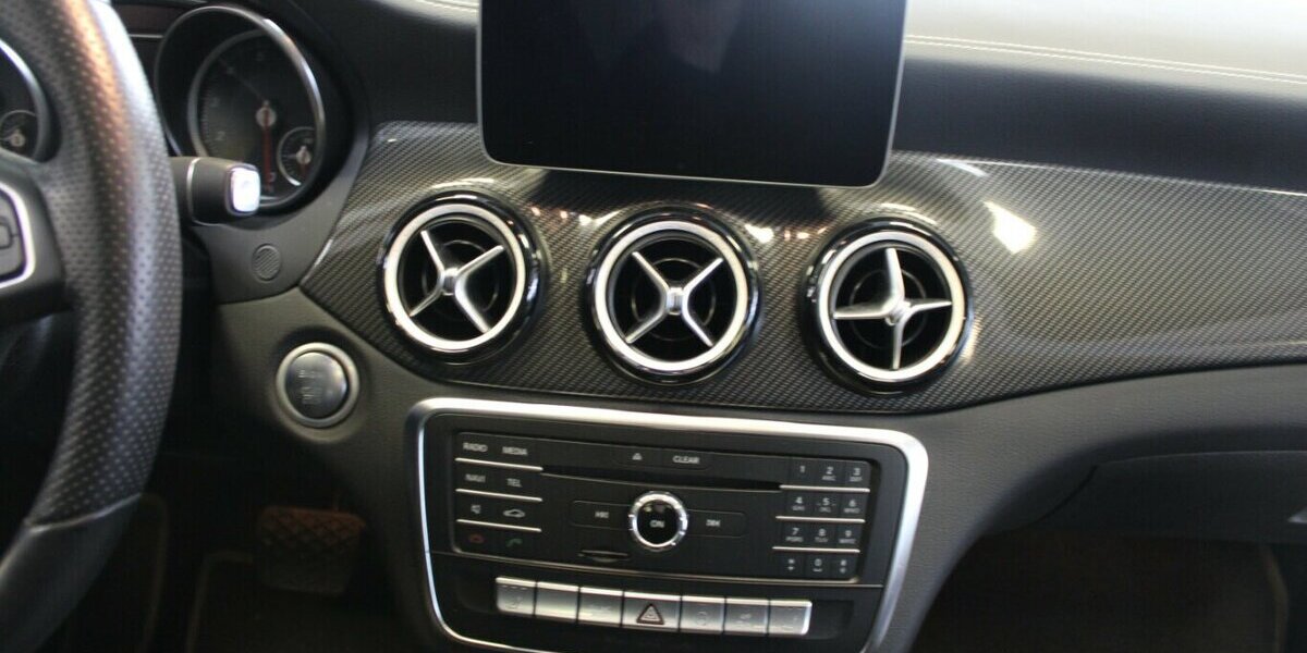 Mercedes-Benz GLA 200 7G-DCT Edition - Panorama - 69.981 km 21.980 &euro; Euskirchen 53881