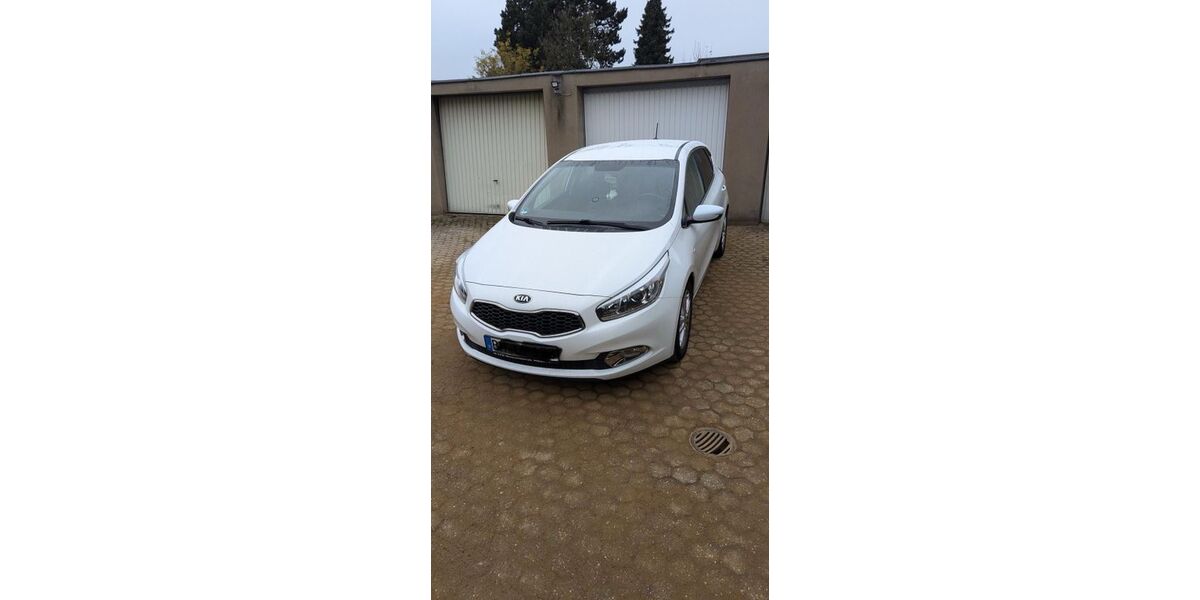 Kia ceed / Ceed 72.000 km 8.000 &euro; Elsdorf 50189