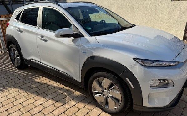 Hyundai KONA Elektro 48.000 km 22.250 &euro; Köln 50931