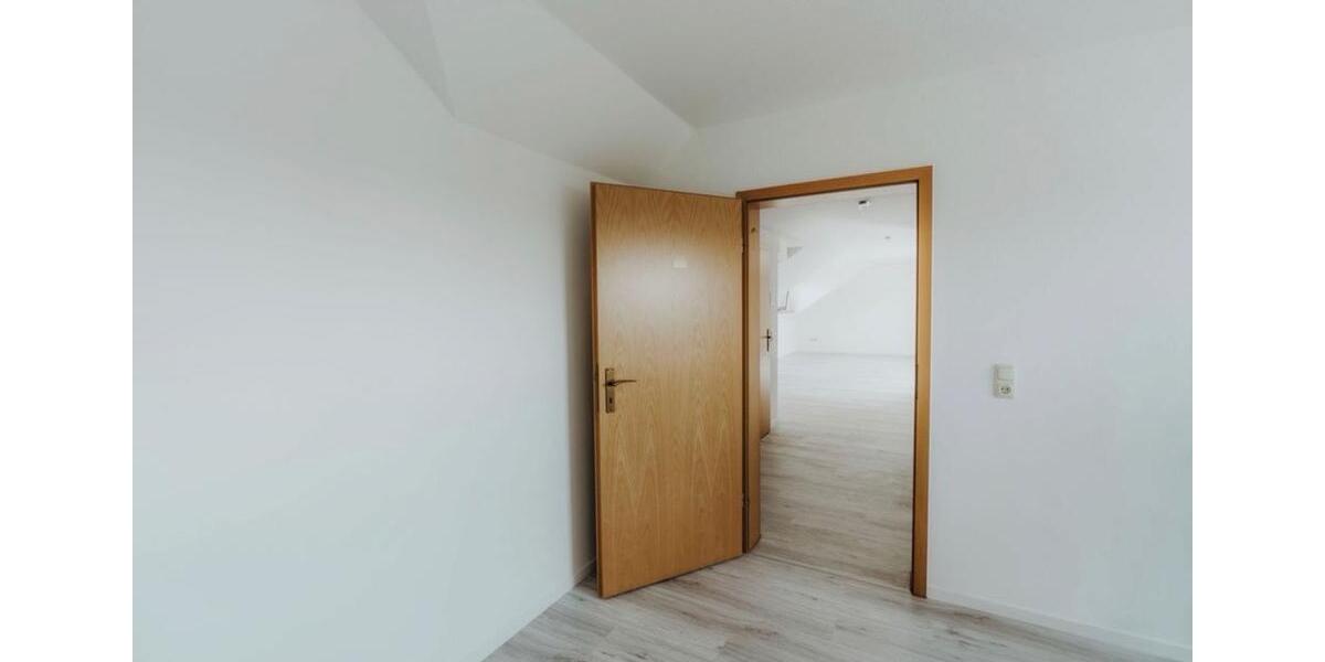 Dachgeschoßwohnung Pulheim - 2 Zimmer, 80 m&sup2;, 1.100&euro; | Angebot:25858771