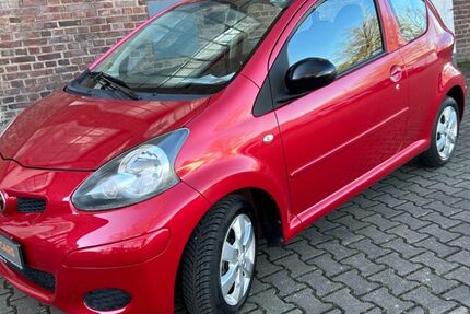 Toyota Aygo (X) 68.770 km 3.999 &euro; Köln 51069