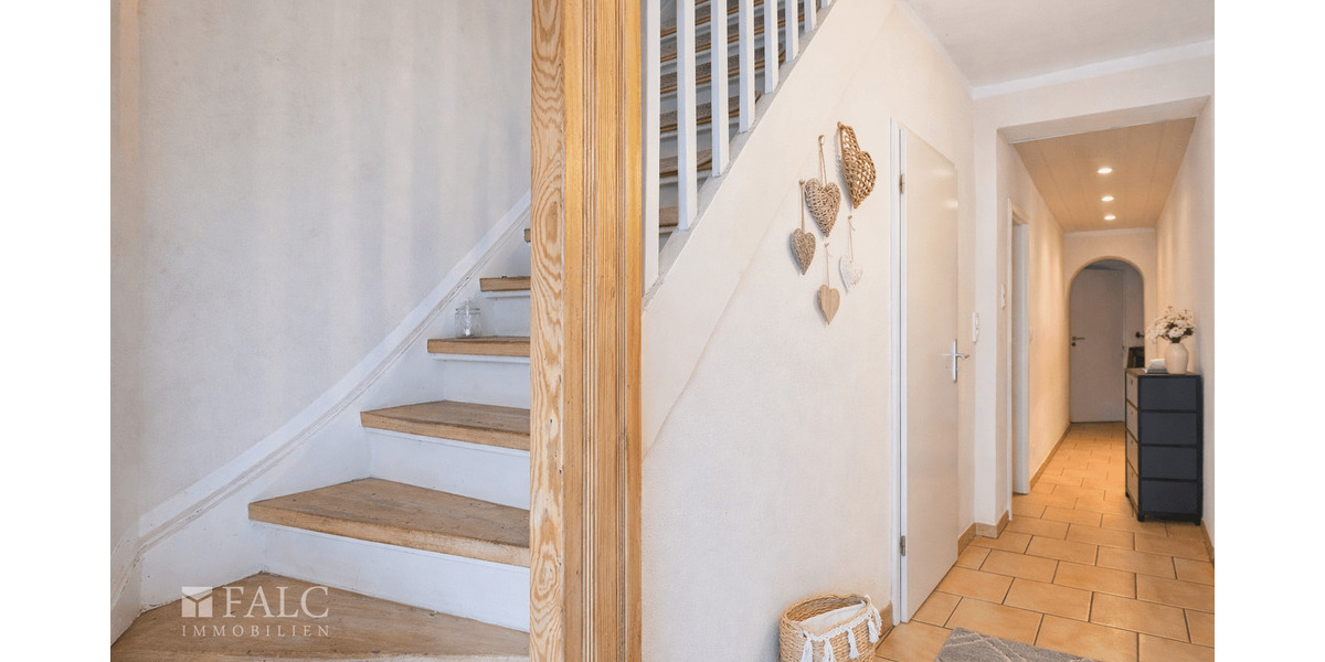 Reihenmittelhaus Köln-Lövenich Lövenich - 6 Zimmer, 147 m&sup2;, 620.000&euro; | Angebot:25696530