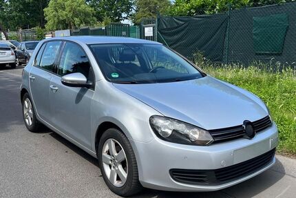 VW Golf 218.000 km 4.600 &euro; Köln 50739
