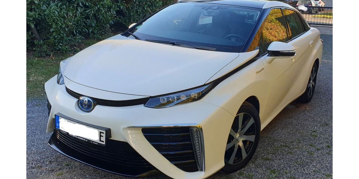 Toyota Mirai 60.500 km 14.299 &euro; Vettweiß 52391