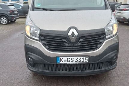 Renault Trafic 137.555 km 9.899 &euro; köln 50999