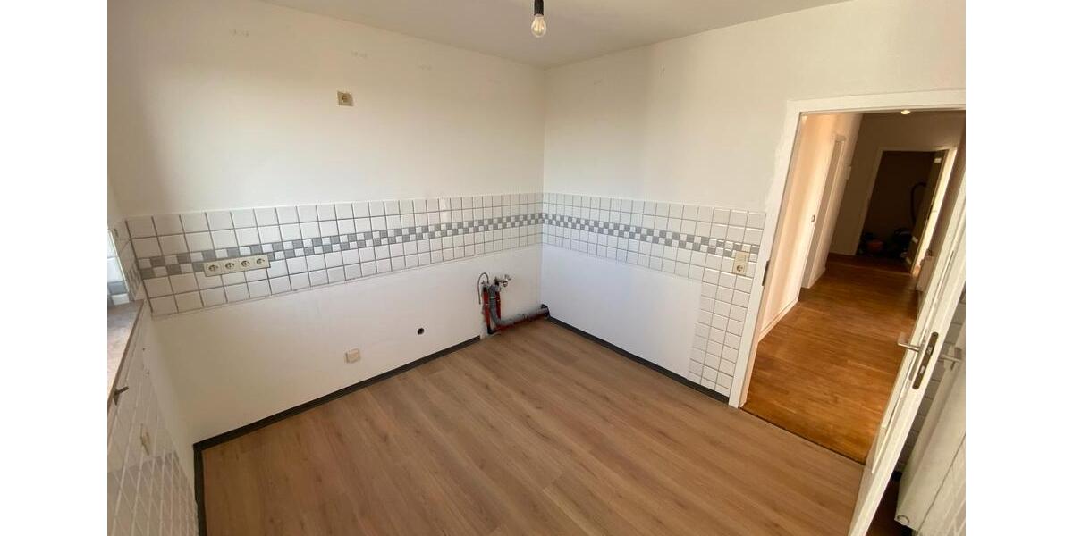 Etagenwohnung Köln Mülheim - 3 Zimmer, 92 m&sup2;, 1.350&euro; | Angebot:25925590