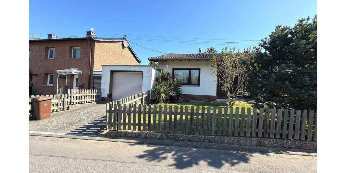 Einfamilienhaus Niederkassel - 6 Zimmer, 200 m&sup2;, 490.000&euro; | Angebot:25663636