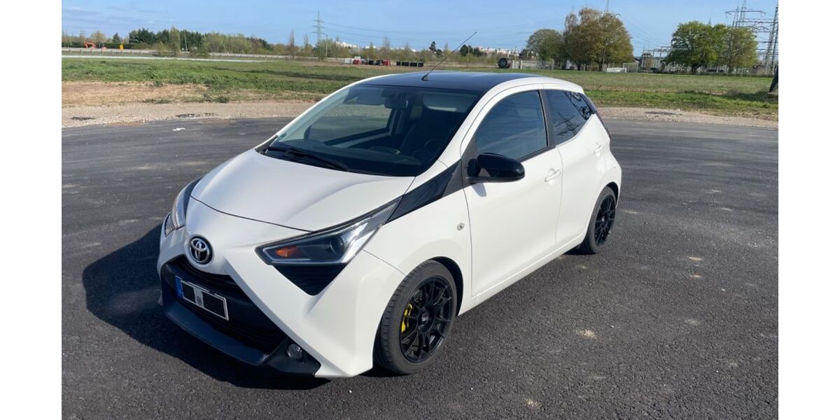 Toyota Aygo (X) 41.500 km 11.900 &euro; Brühl 50321