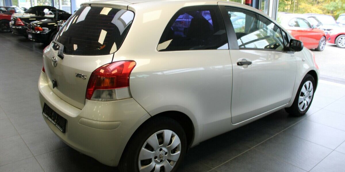 Toyota Yaris 1.3 VVT-i Cool+ 109.320 km 5.780 &euro; Euskirchen 53881