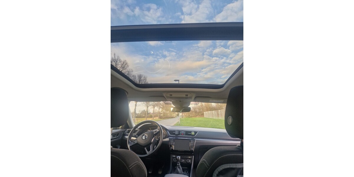 Skoda Superb 84.616 km 18.000 &euro; Köln 50667