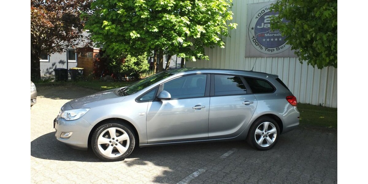 Opel Astra WM26:SPORTS TOURER EDITION PARKPILOT KLIMAAN 133.025 km 5.908 &euro; Köln 50858