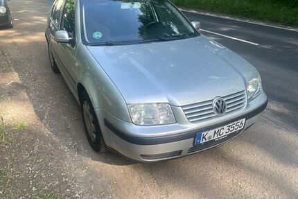 VW Bora 250.000 km 1.399 &euro; Köln 51149