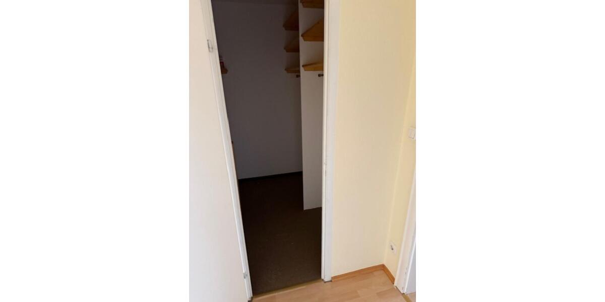 Dachgeschoßwohnung Pulheim - 3 Zimmer, 85 m&sup2;, 830&euro; | Angebot:25755281